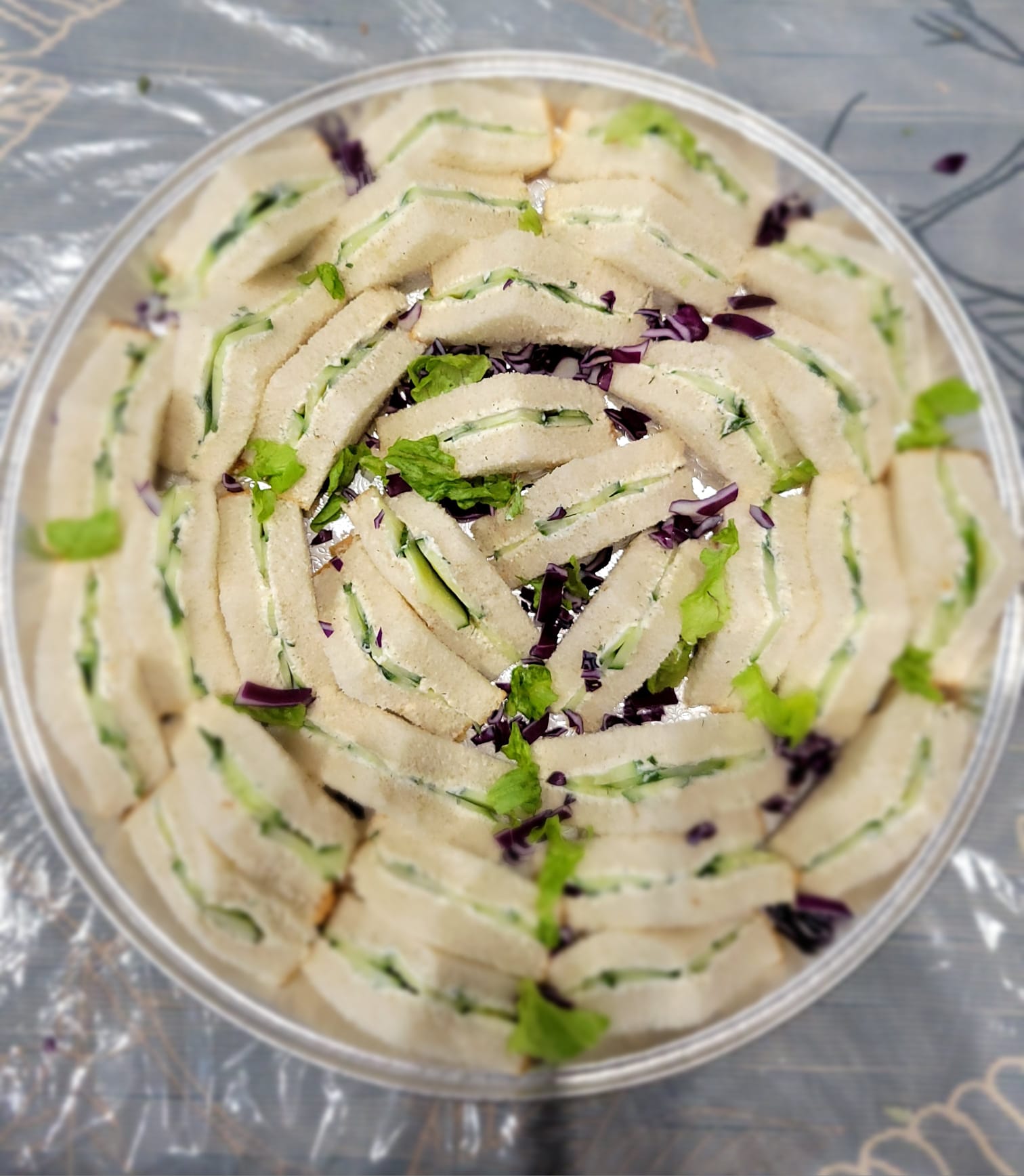 cucumber cream cheese sandwiches